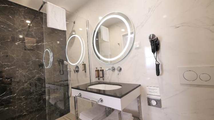 DOUBLE STANDARD Room