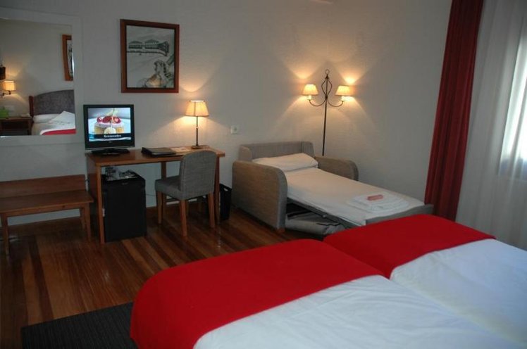 TRIPLE STANDARD Room