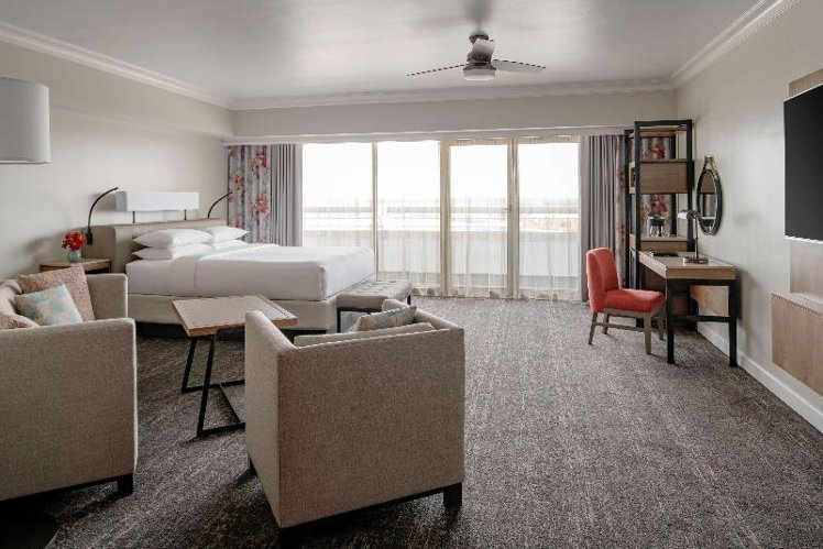 DOUBLE DELUXE KING BED Room