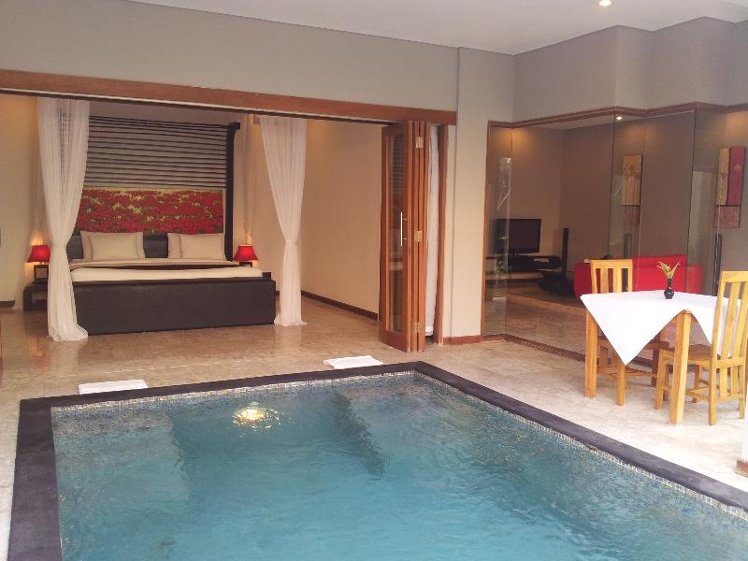 VILLA WITH PRIVATE POOL Room