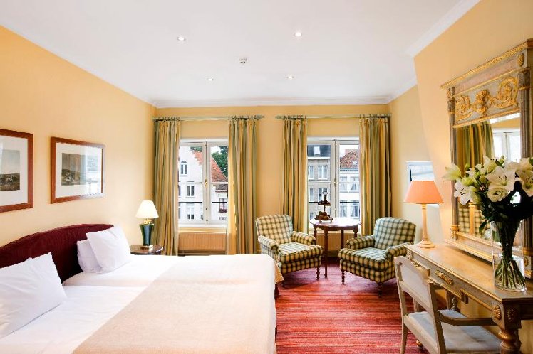 DOUBLE STANDARD Room