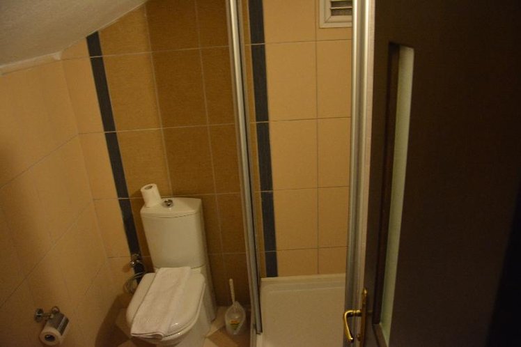 DOUBLE SINGLE USE ECONOMY Room