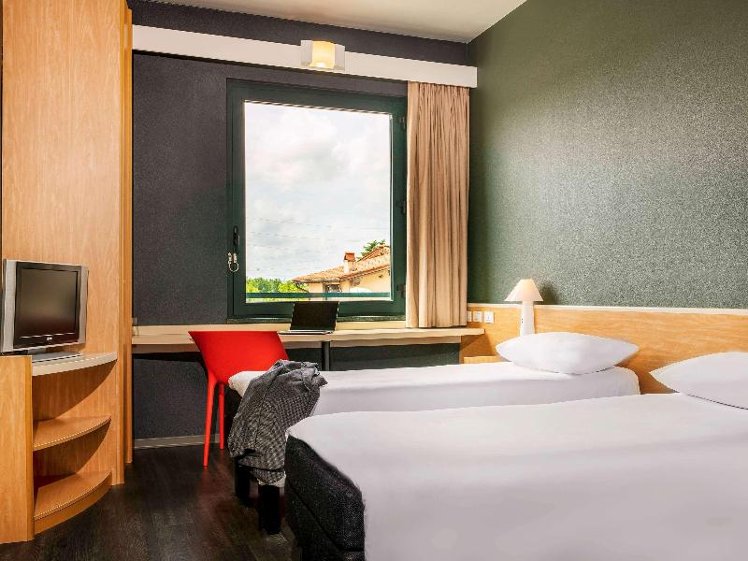 TWIN STANDARD Room