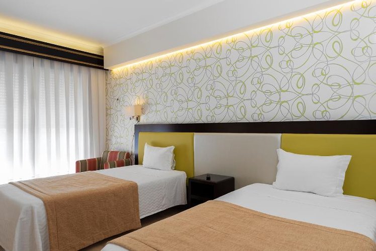 TRIPLE STANDARD Room