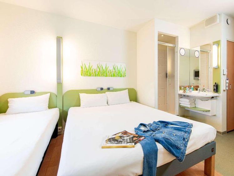 DOUBLE STANDARD Room