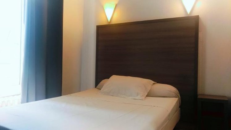 SINGLE STANDARD Room