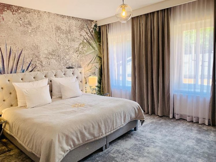 DOUBLE STANDARD Room