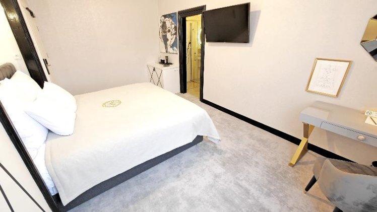 DOUBLE STANDARD Room