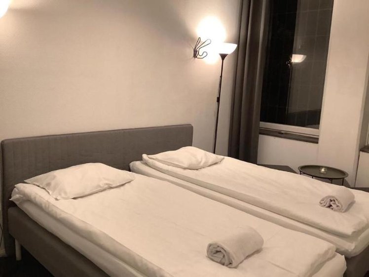 TWIN TWO BEDS Room