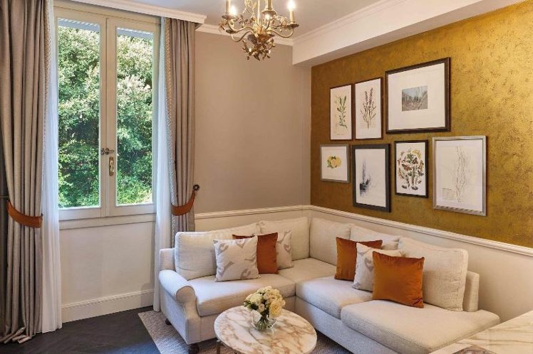 JUNIOR SUITE STANDARD Room