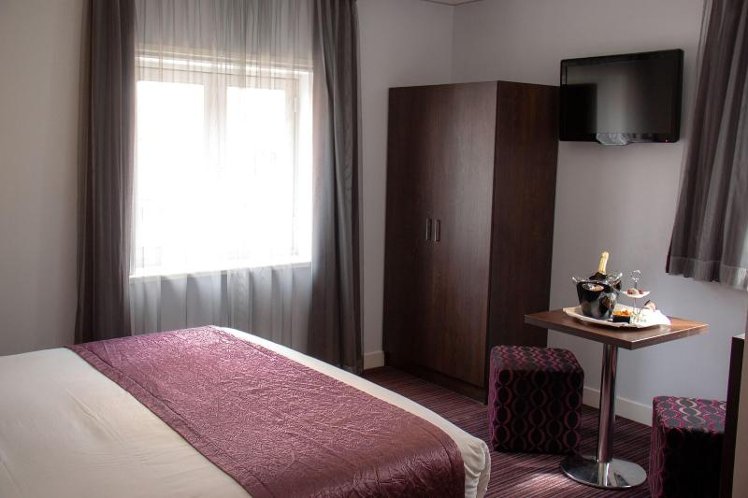 DOUBLE STANDARD Room