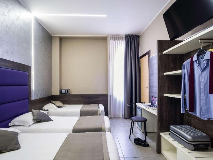 QUADRUPLE STANDARD Room