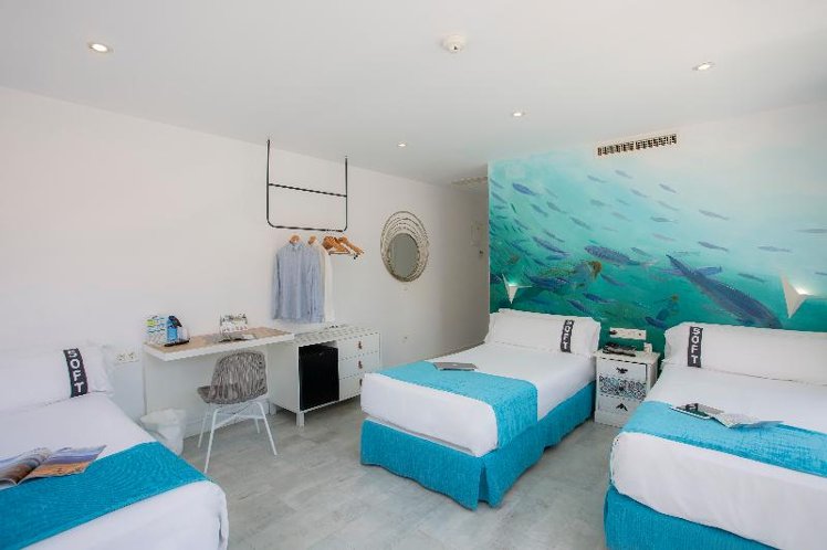 TRIPLE STANDARD Room