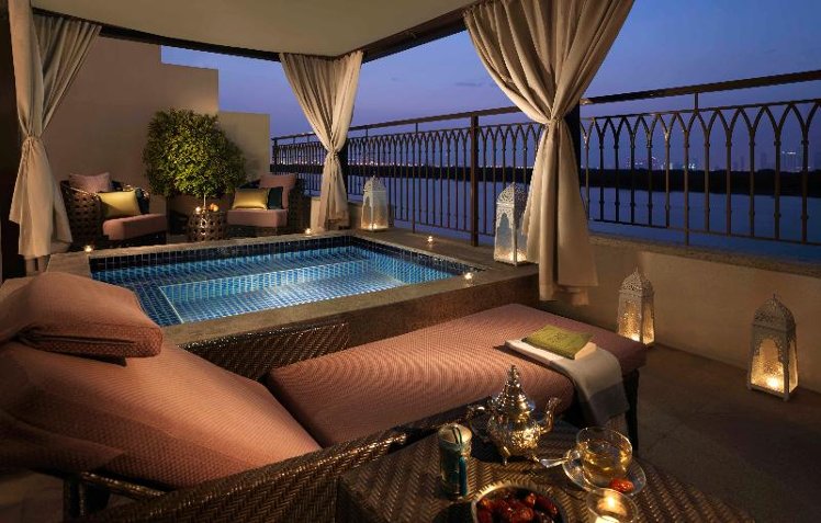 SUITE POOL VIEW Room