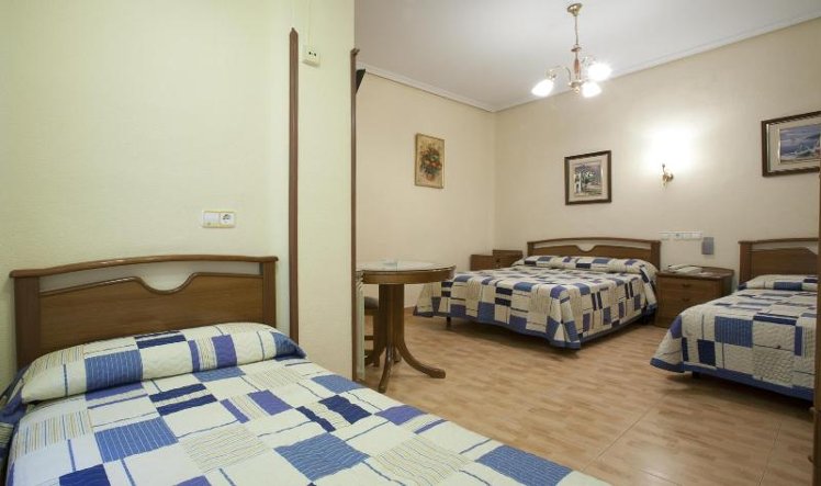 QUADRUPLE STANDARD Room