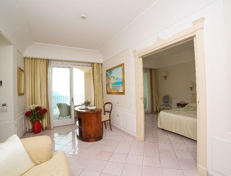 SUITE QUEEN SIZE BED Room