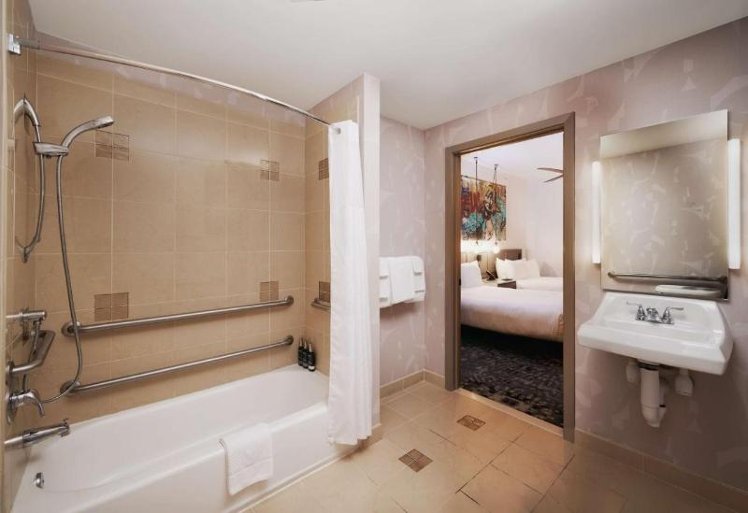 JUNIOR SUITE Accessible Room