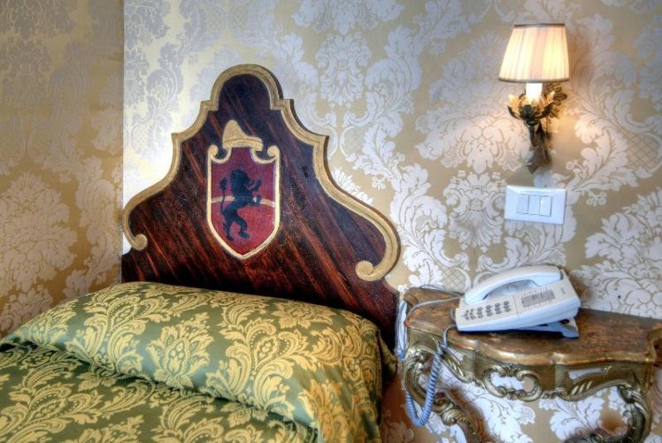 SINGLE STANDARD Room