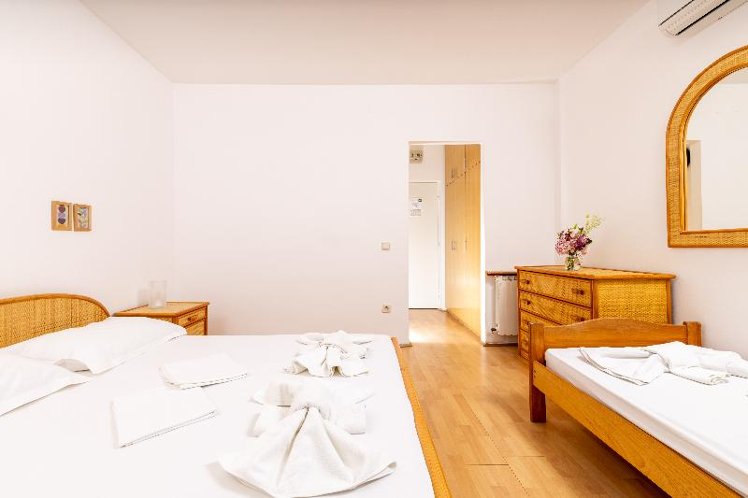 TRIPLE CAPACITY 3 Room