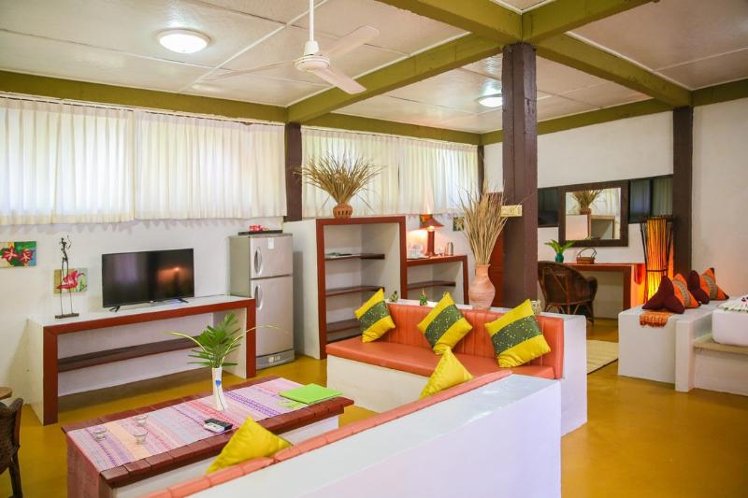 STUDIO QUEEN SIZE BED Room