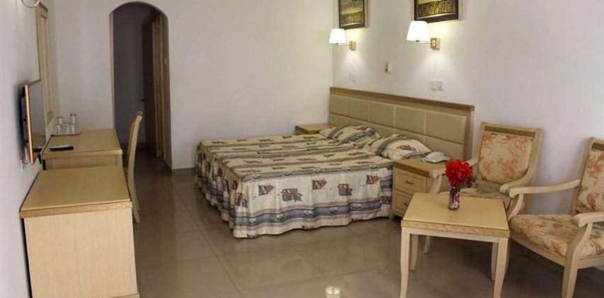 TRIPLE STANDARD Room
