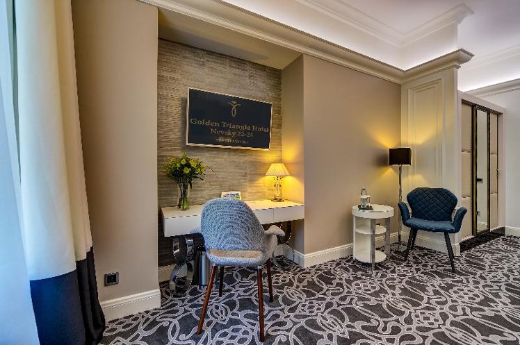 DOUBLE SINGLE USE DELUXE Room