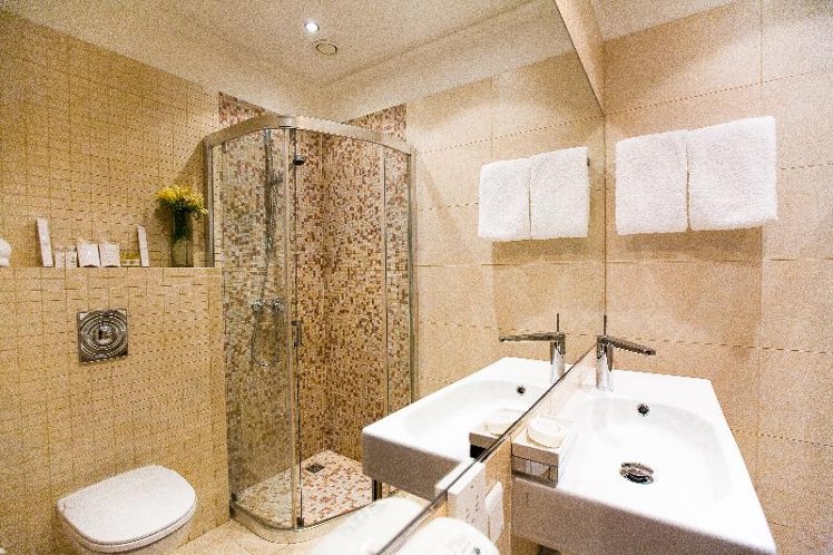 DOUBLE STANDARD Room