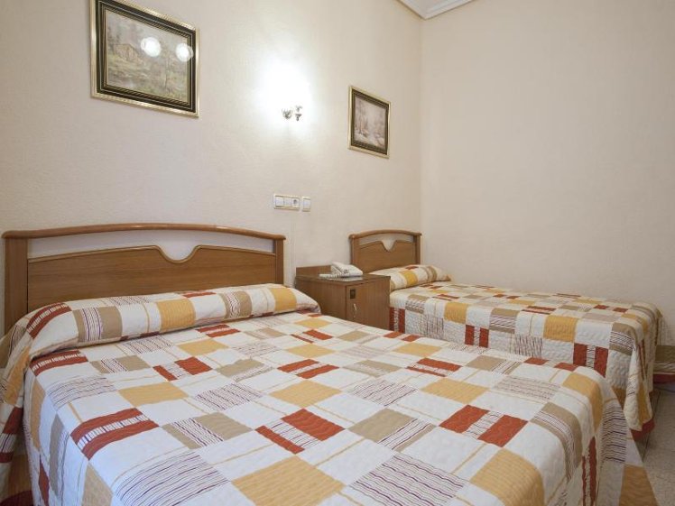TRIPLE STANDARD Room