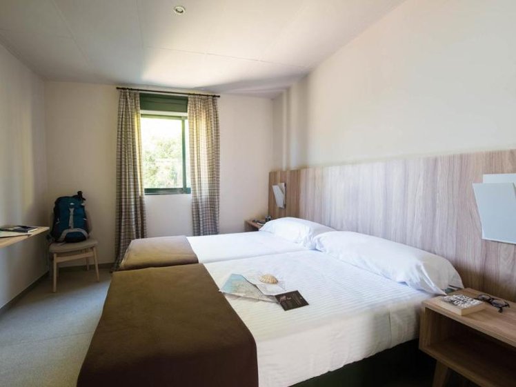 Room CAPACITY 4 Room