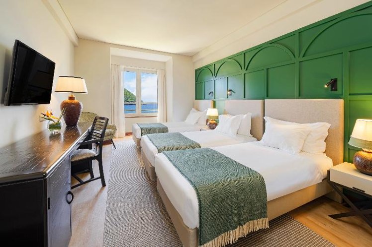 TRIPLE SEA VIEW Room