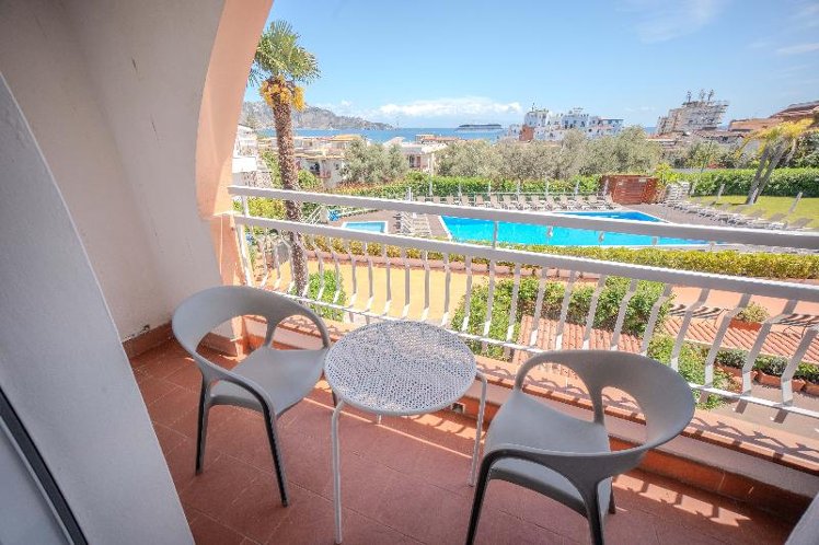 STUDIO WITH BALCONY Room