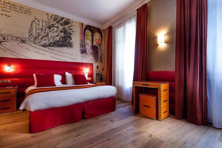 DOUBLE SUPERIOR Room