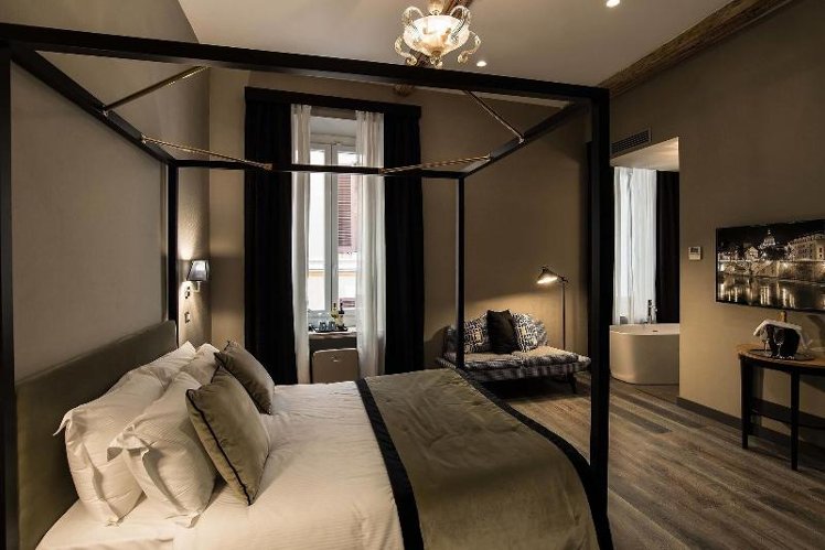 DOUBLE DELUXE QUEEN BED Room