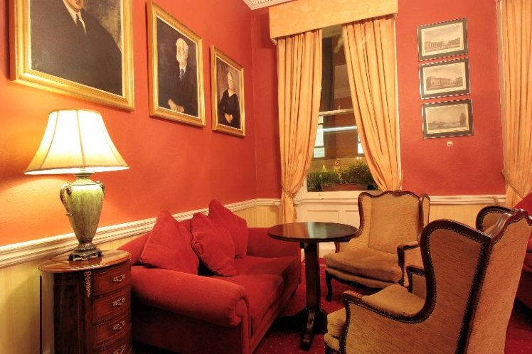 Castle Hotel