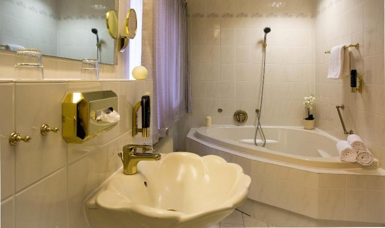 SINGLE STANDARD Room