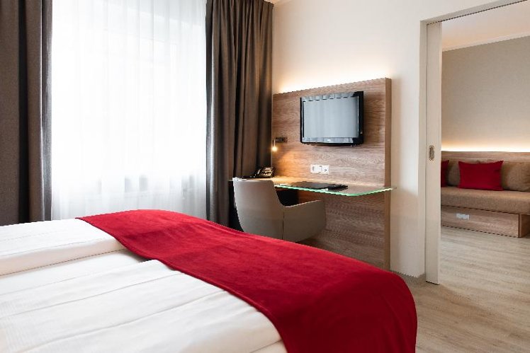 TRIPLE DELUXE Room