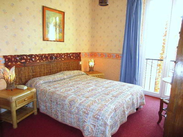DOUBLE STANDARD Room