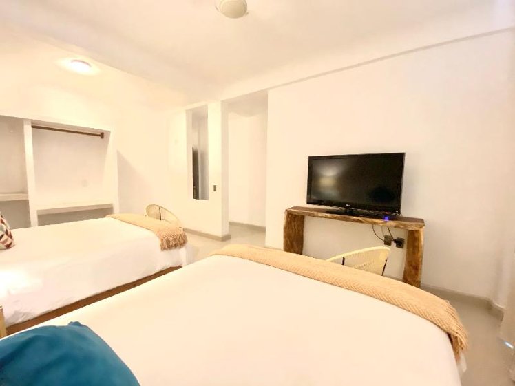 DOUBLE TWO QUEEN BEDS Room
