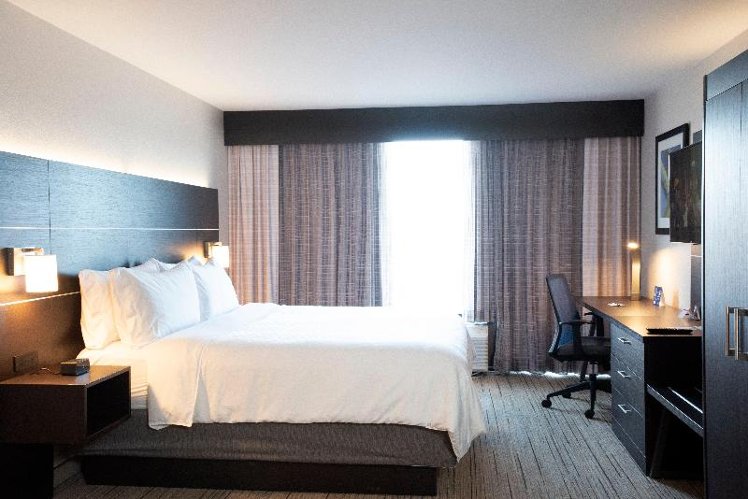DOUBLE KING SIZE BED Room