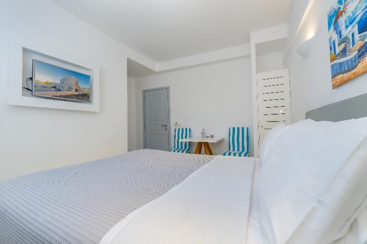 Double or Twin DELUXE Room