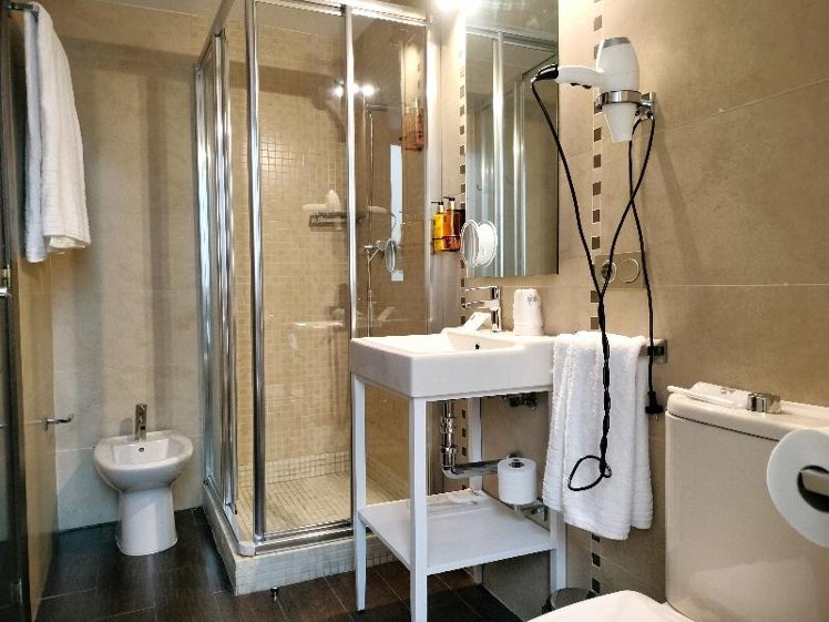 TRIPLE WITH BALCONY Room