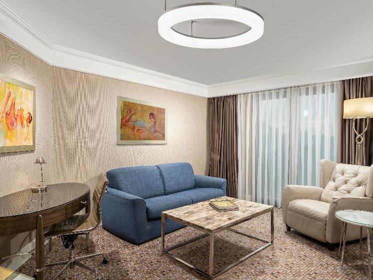 SUITE CITY VIEW Room
