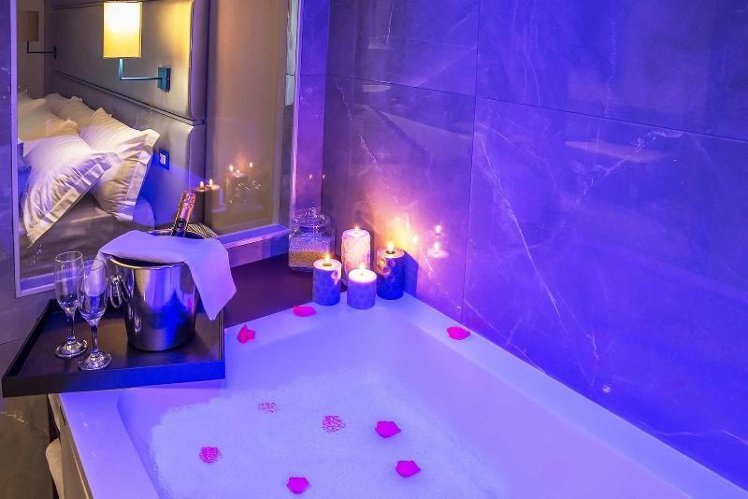 DOUBLE HONEYMOON Room
