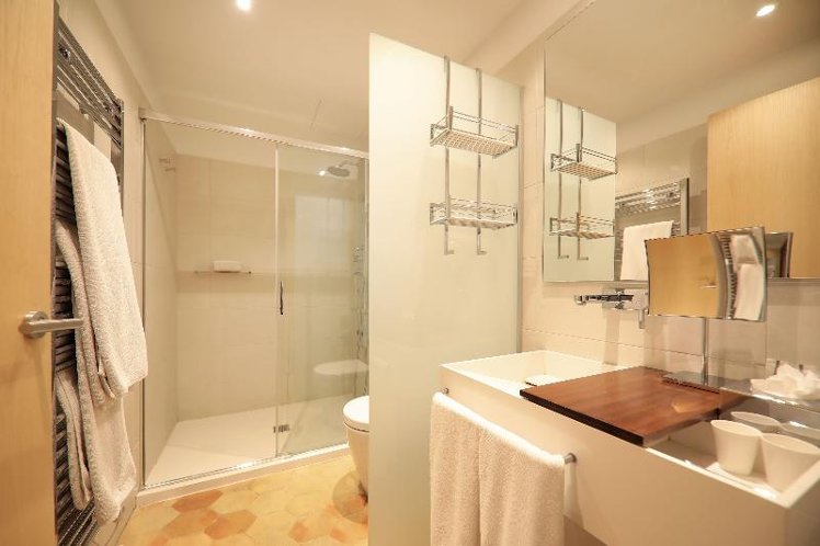 Double or Twin DELUXE Room