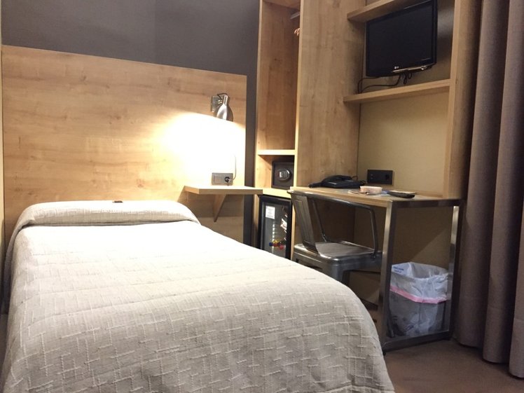SINGLE STANDARD Room