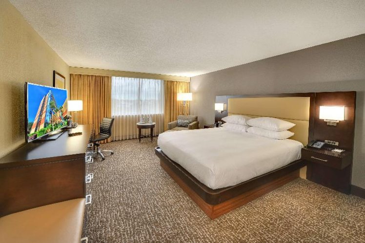 DOUBLE KING SIZE BED Room