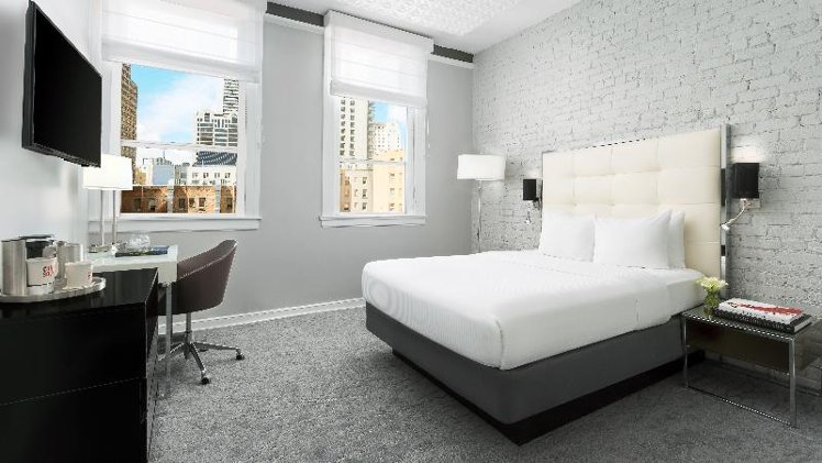 DOUBLE QUEEN SIZE BED Room