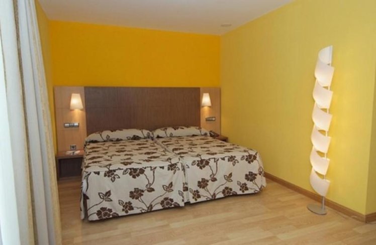 DOUBLE SINGLE USE STANDARD Room