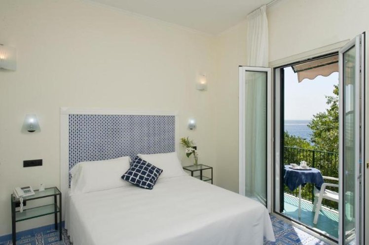 Double or Twin CLASSIC GARDEN VIEW Room