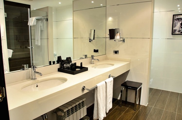 TRIPLE STANDARD Room